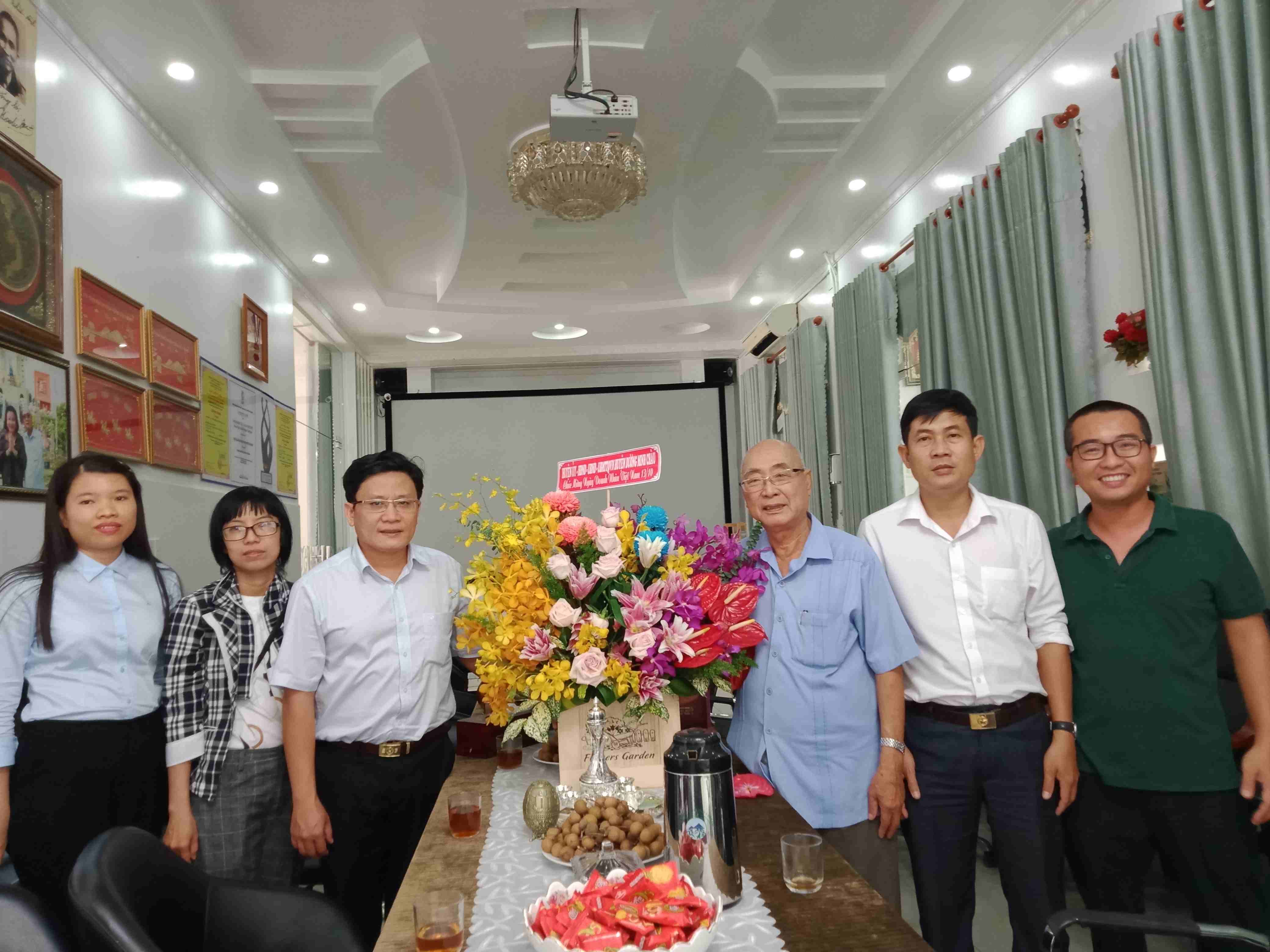 Ngày 13.10, huyện Dương Minh Châu tổ chức đoàn đi thăm các doanh nghiệp nhân ngày Doanh nhân Việt Nam 13.10